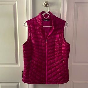 North Face Women’s lightweight quilted vest